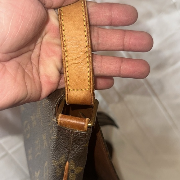 Louis Vuitton Brown Monogram Shoulder Bag - Picture 5 of 12
